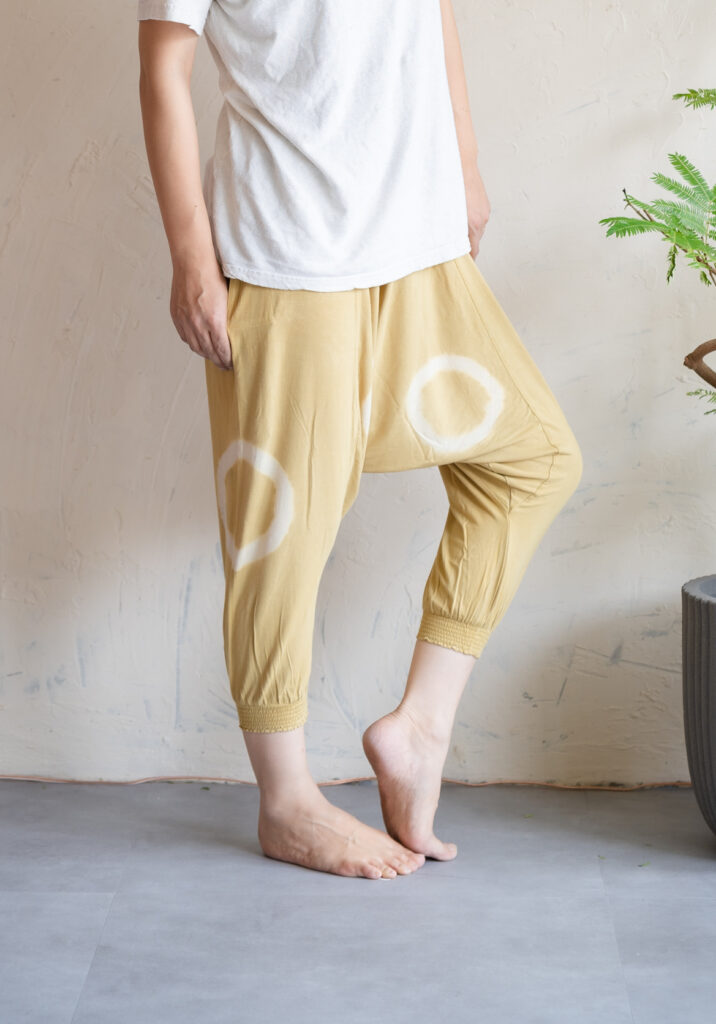 D  新品未使用  うさと モモンガパンツ  手織り 草木染め D 新品未使用 うさと モモンガパンツ 手織り 草木染め（したの服
